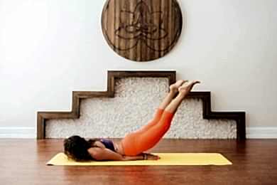 Yoga Duruşları - Salabhasana
