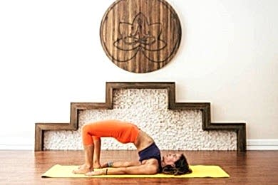 Yoga Duruşları - Padma Sethu Bandasana